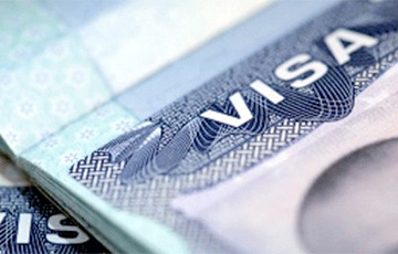 Власти США потребуют больше личной информации для получения американской виз