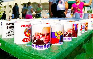 На минском фестивале продавали популярные сувениры с Путиным