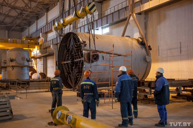На первом блоке Белорусской АЭС установили реактор